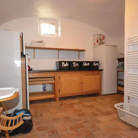 Lovely In Roynac